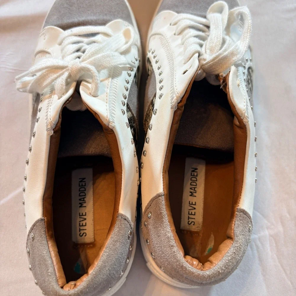 Steve Madden Annita Sneakers Womens 8 White Snakeskin Studded Leather Low Top